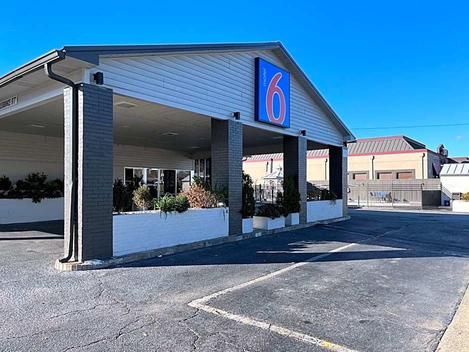 Motel 6 Greenville, NC ECU Medical Center