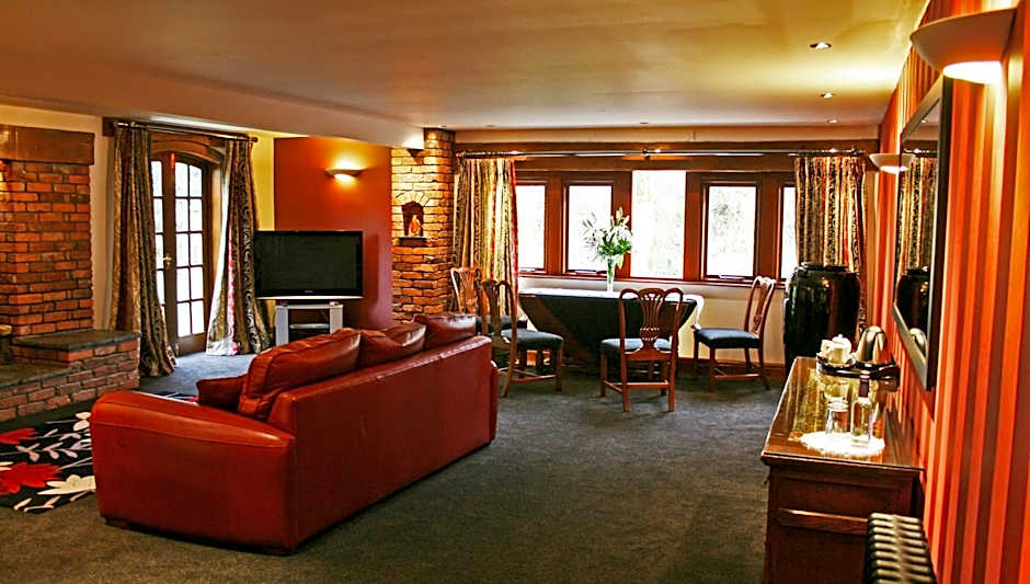 Gibbon Bridge Hotel