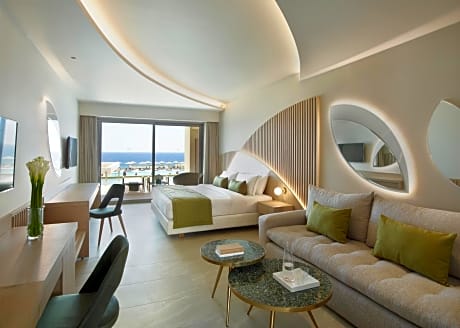 Junior Suite with Sharing Pool and Sea View