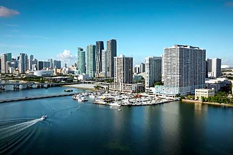 DoubleTree By Hilton Grand Hotel Biscayne Bay
