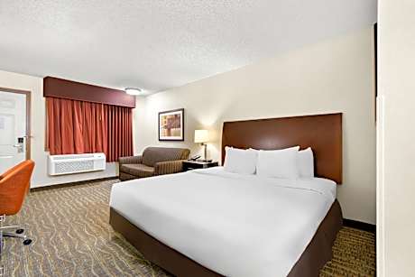 Queen Room with Sofa Bed - Non-Smoking