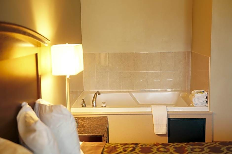 Harbor Inn & Suites