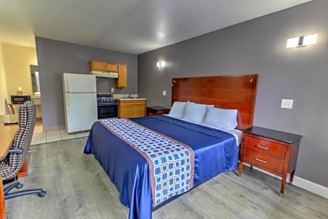 King Room with Kitchenette - Non-Smoking