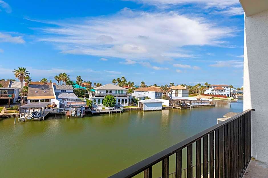 WindWater Hotel and Marina