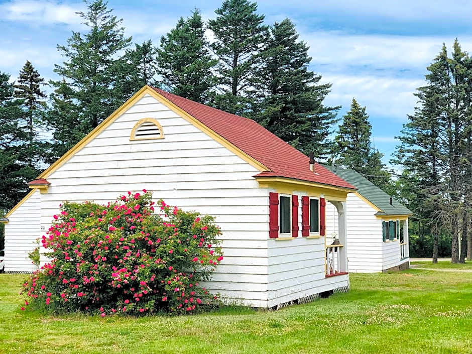 Green Gables Bungalow Court