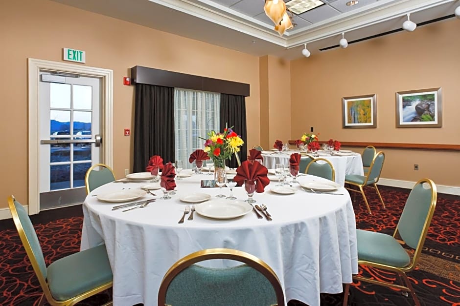 Holiday Inn Colorado Springs - Airport, an IHG Hotel