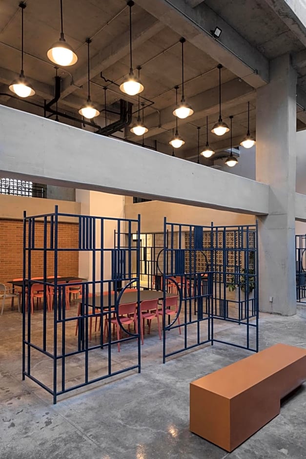 Loft In The Heart Of Americana, Have An Artsy Stay