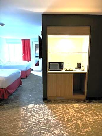 Suite with Two Queen Beds and Roll-in Shower - Mobility and Hearing Accessible