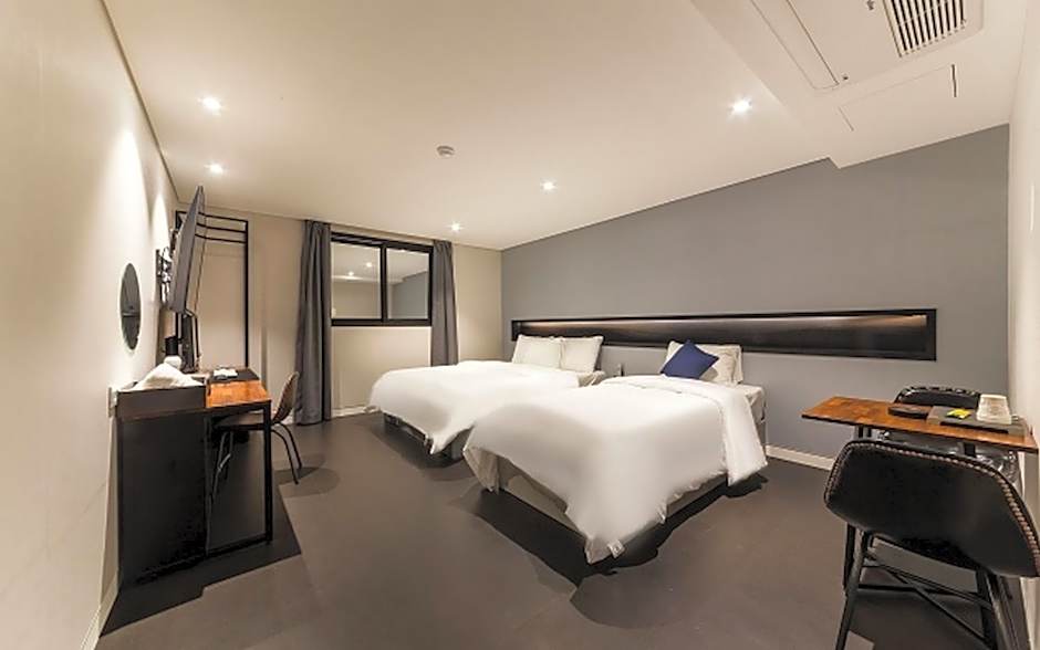 Photo 1 of 18 of Deluxe 2 Beds
