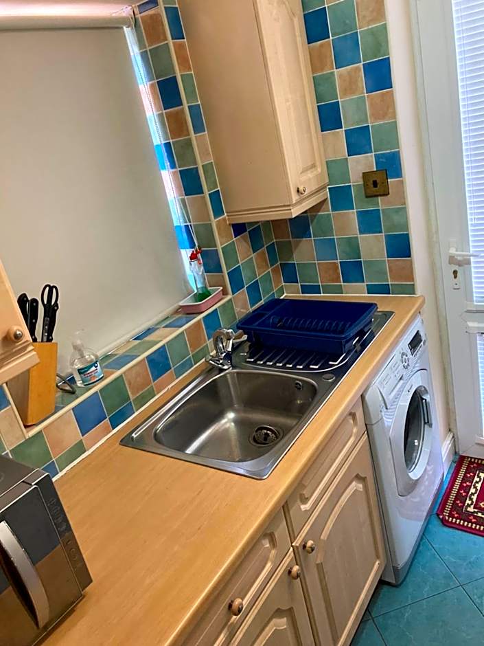 Harman Suites Self-Catering Apartments Free WIFI & Parking