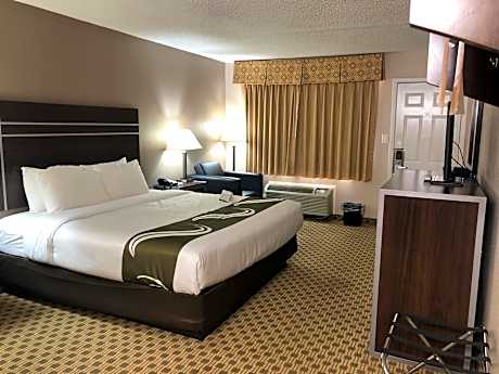 Efficiency King Room - Accessible/Non Smoking