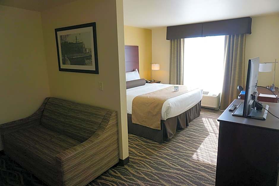 Cobblestone Hotel & Suites - Chippewa Falls