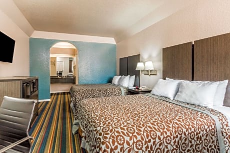 2 Queen Beds Non-Smoking