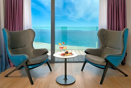Deluxe Suite with Sea View - Breakfast included in the price 