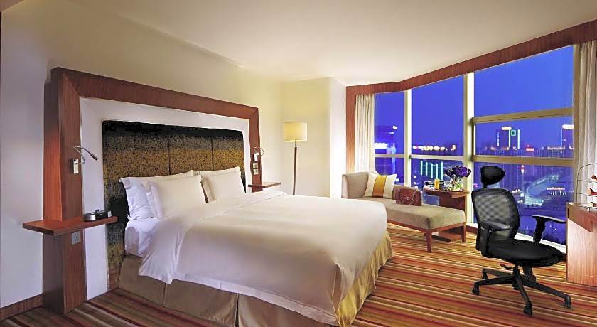 Novotel Zhengzhou Convention Centre Hotel
