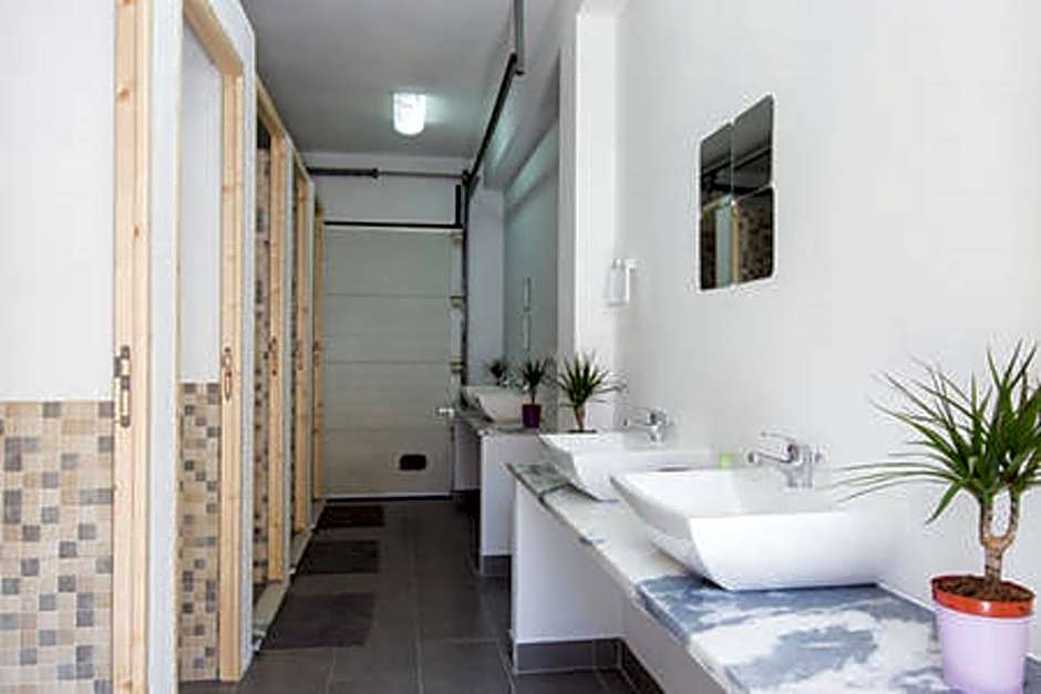 Pineapple Surf House