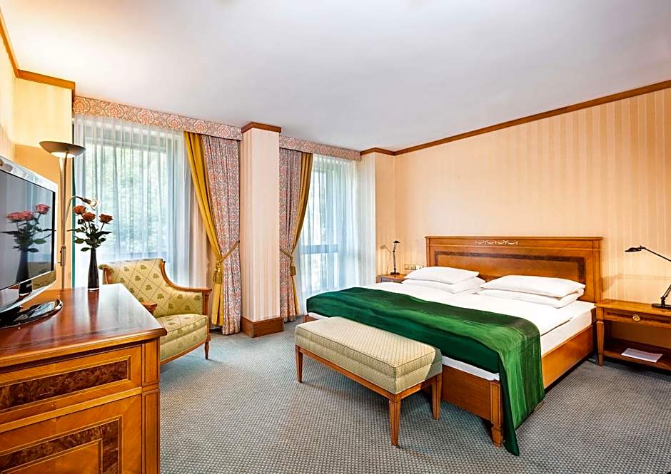 Best Western Premier Grand Hotel Russischer Hof