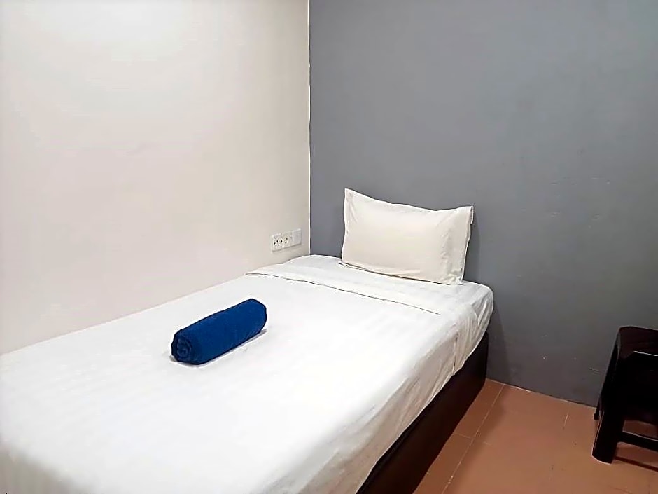 OYO 89480 Dream House Hotel