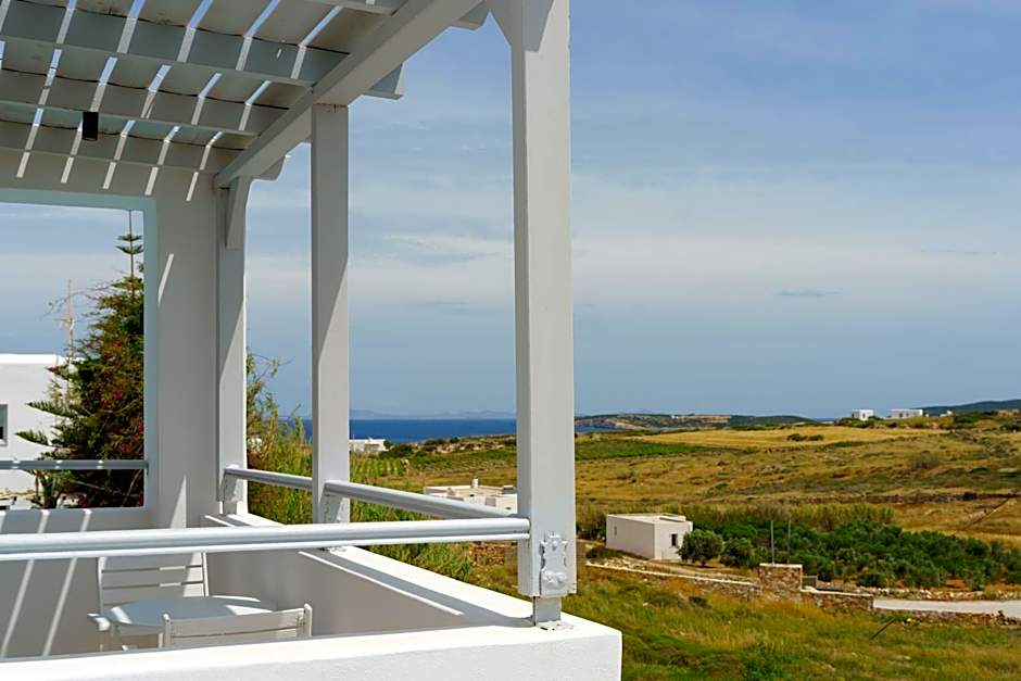 Mr and Mrs White Paros