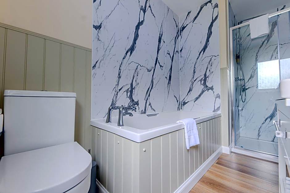 Loch Ness Clansman Hotel