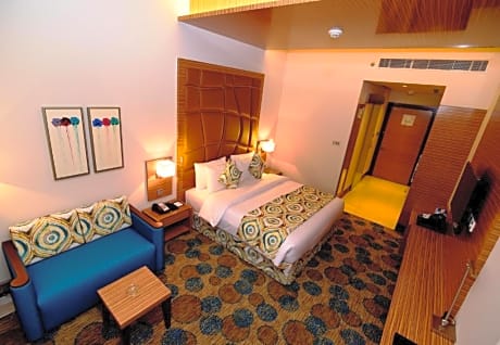 1 King 1 Single, Non-Smoking, Family Room, Mini Bar, Safe, Wi-Fi, Soundproof