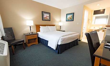 Standard Queen Room (Upstairs)