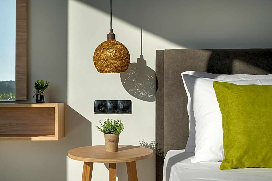 Aegean Breeze Luxury Apartments next to the sea