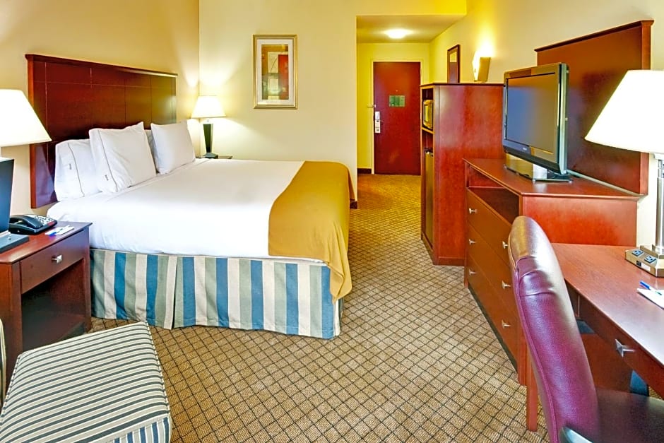 Holiday Inn Express Hotel & Suites Millington-Memphis Area