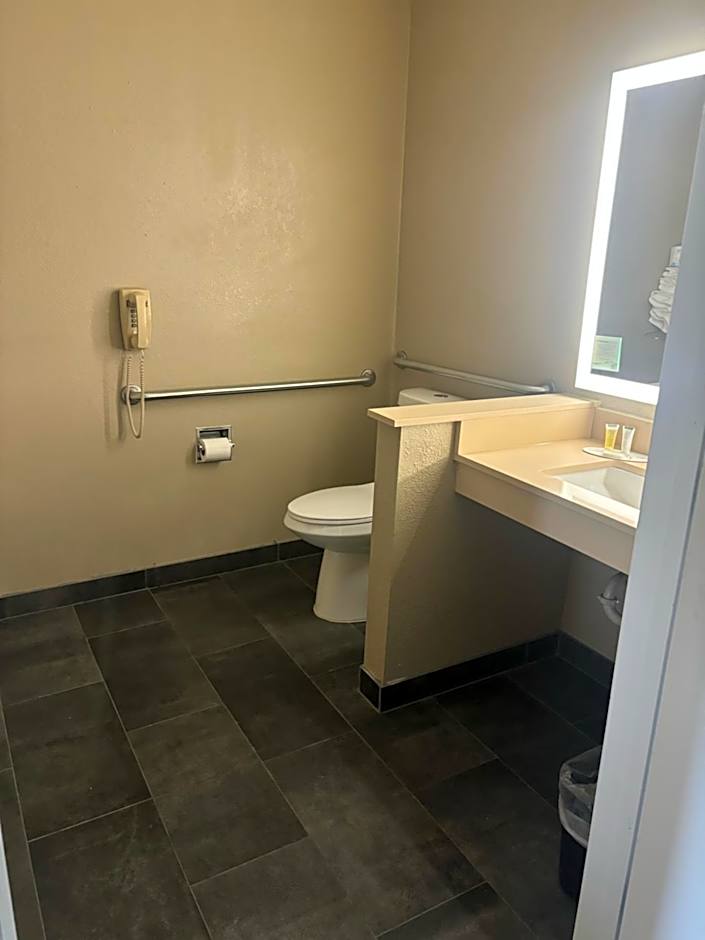 Super 8 by Wyndham Escanaba