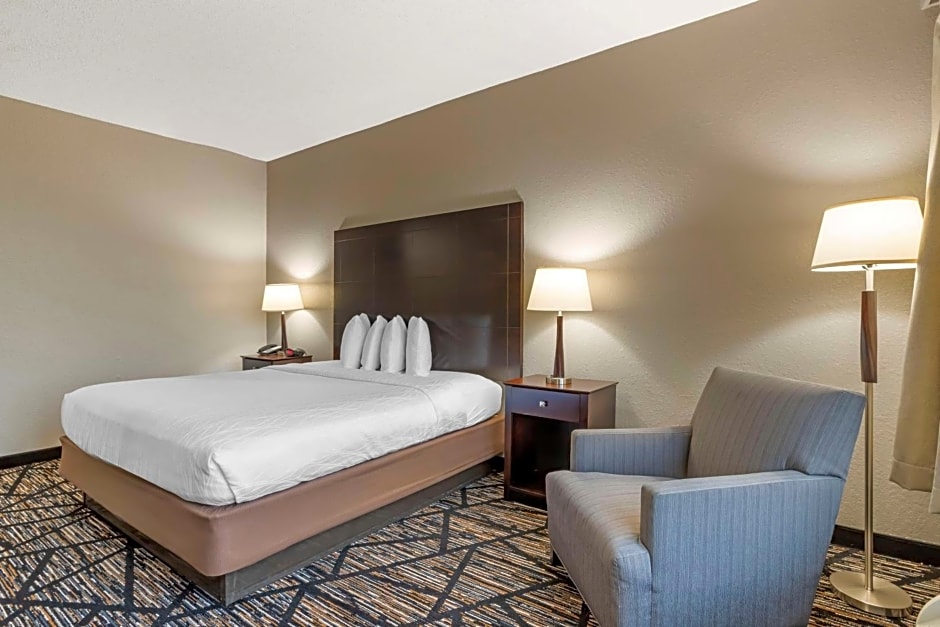 Best Western Plus Hobby Airport Inn & Suites