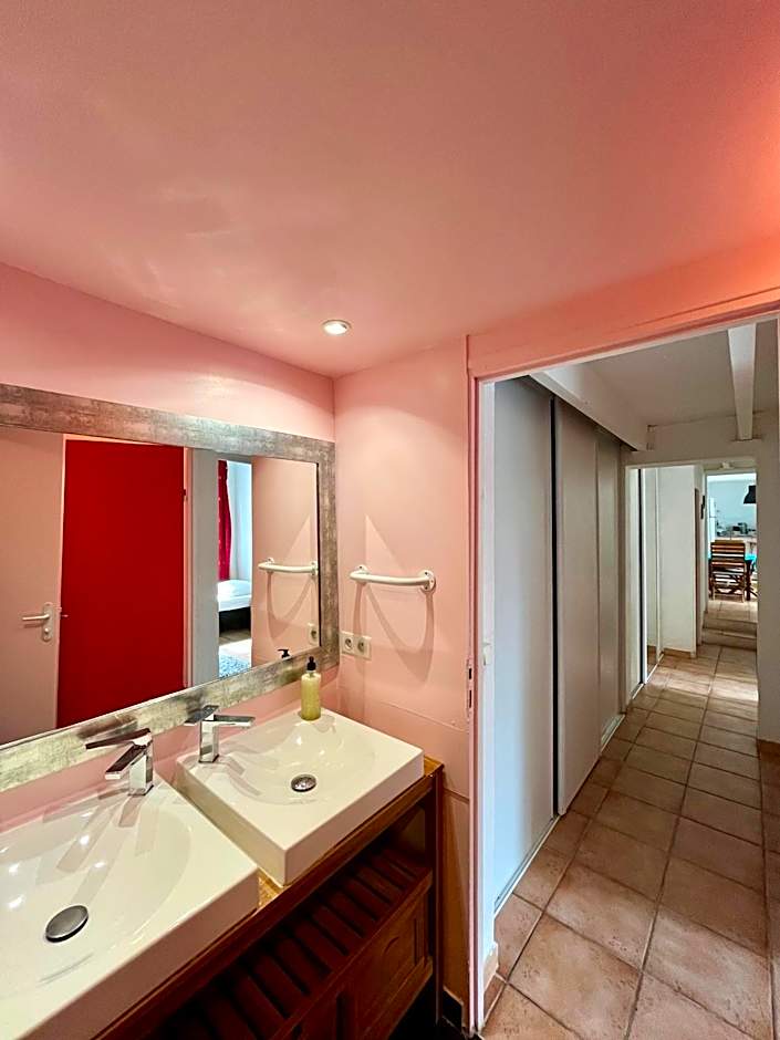 Cassis Hostel
