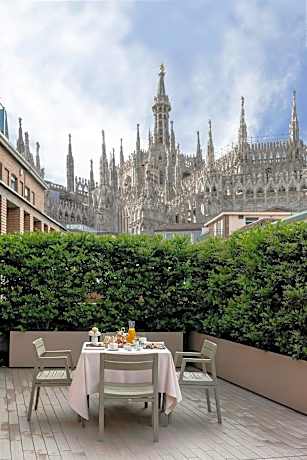 Deluxe Double or Twin Room with Milan Cathedral View