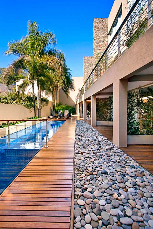 San Isidro Plaza Hotel