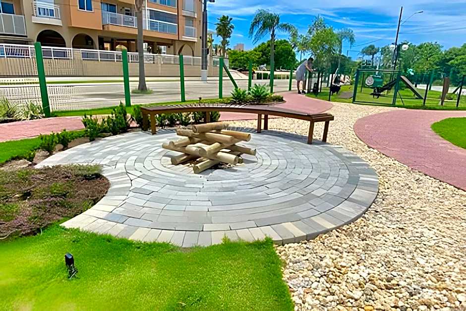 Férias na praia c/ piscina e espaço de lazer
