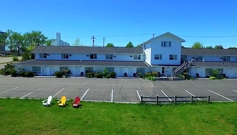 Econo Lodge Inn & Suites