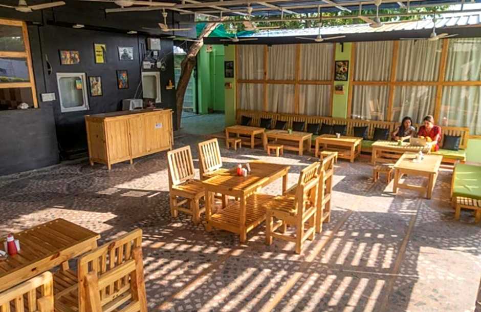 Permanently Shut – Pushkar, GA