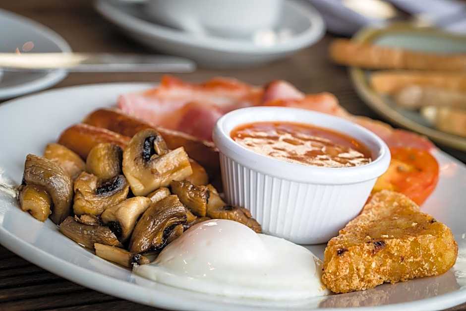 Delmont Hotel & View Restaurant