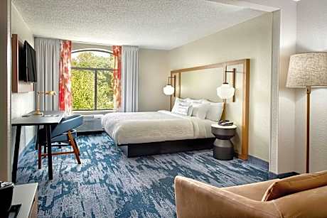 1 Bedroom 2 room Suite, 1 King, Sofa bed, Whirlpool