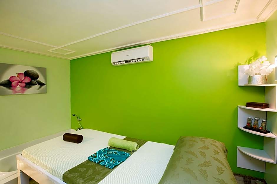 Flamingo Dewata Suite