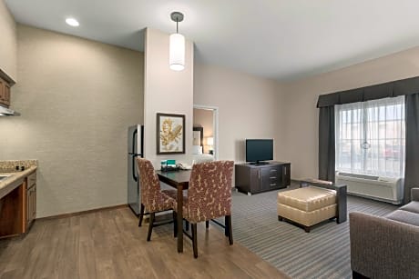 2 Queen Mobility Accessible Bathtub Suite Nsmk