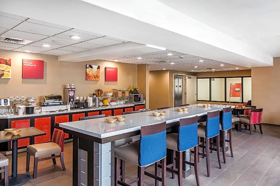 Comfort Suites San Jose Airport – San José, CA