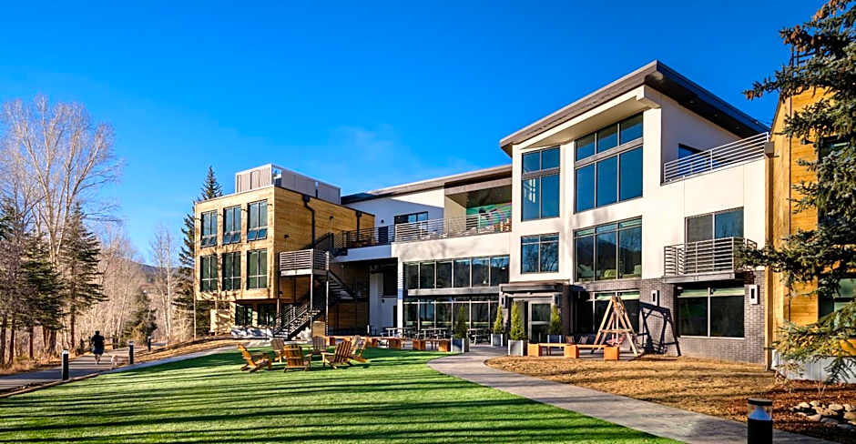 The Block Hotel & Commons