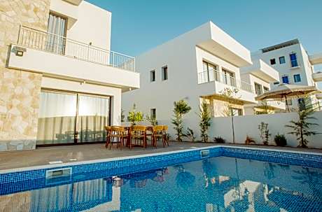 Larnaca LIV & CO Suites
