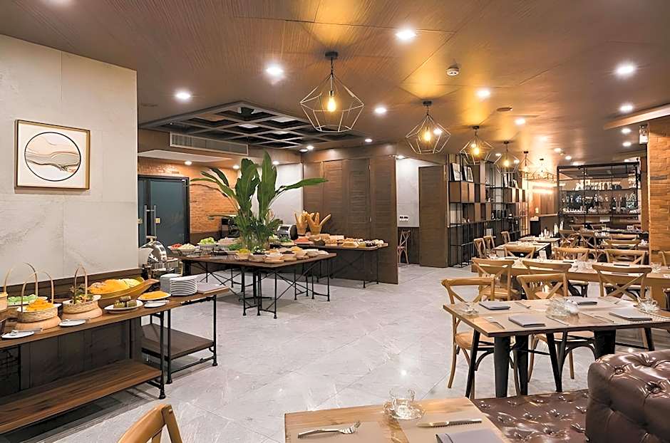 Acqua Hotel (SHA Plus)