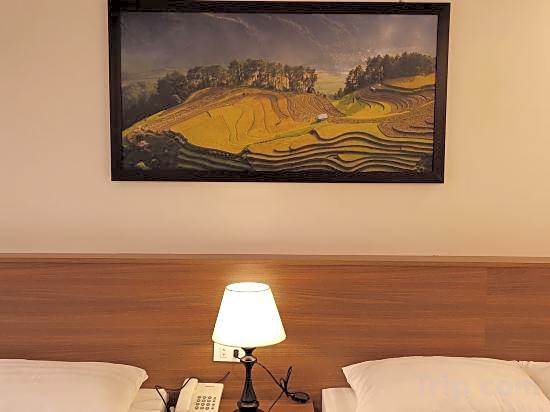 SaPa Marigold Hotel