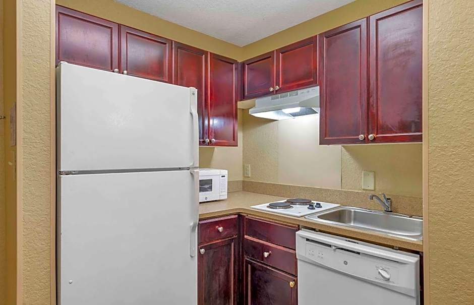Extended Stay America Suites - Raleigh - RTP - 4919 Miami Blvd.