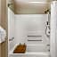 Days Inn & Suites by Wyndham Bridgeport - Clarksburg