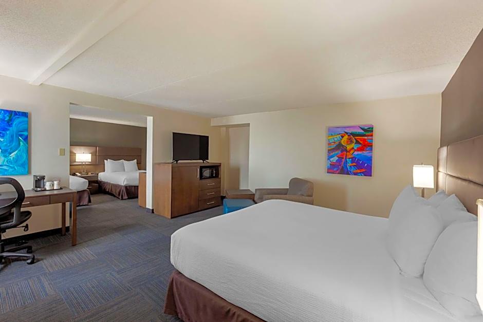 Best Western Plus Toronto Airport Hotel