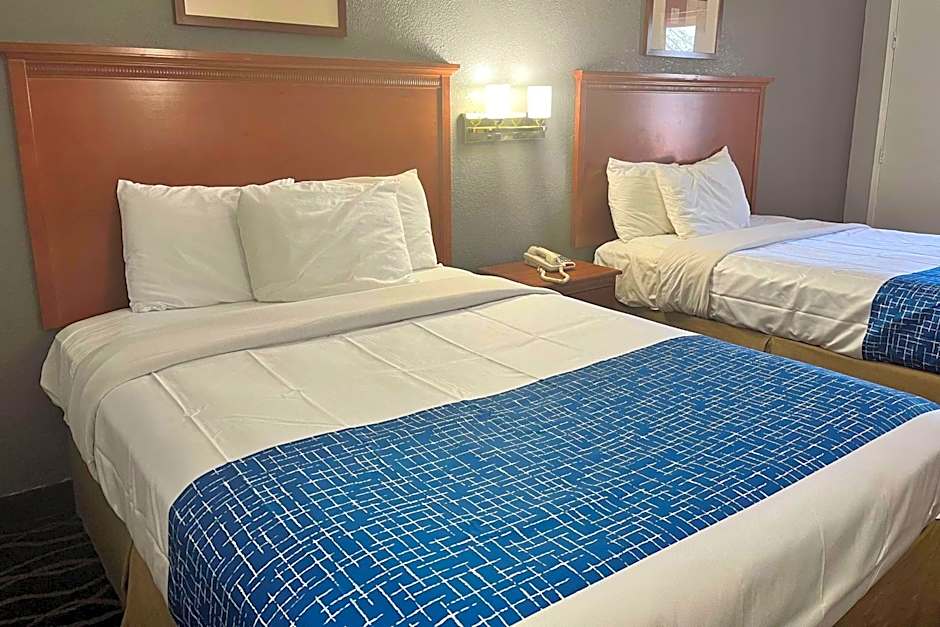 Travelodge by Wyndham Terre Haute