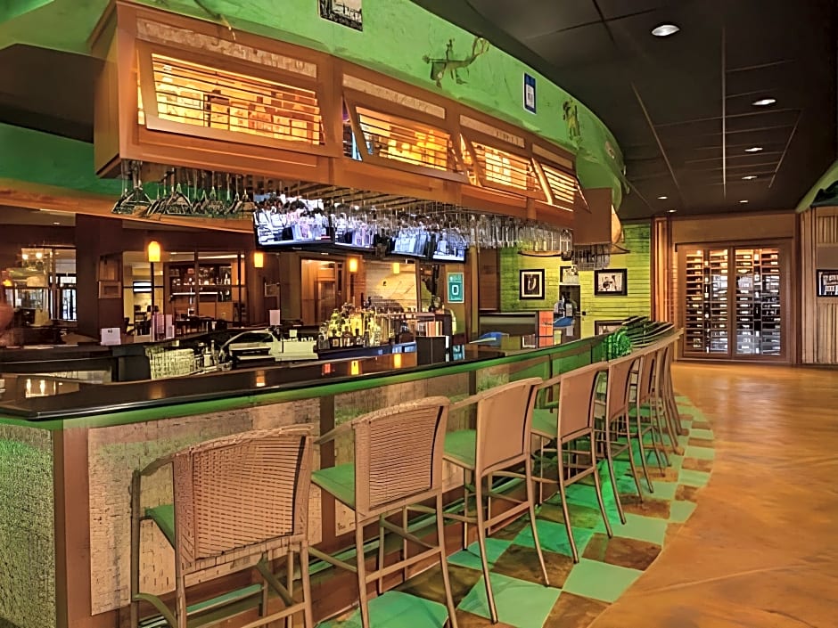 Radisson Hotel Milwaukee West – Wauwatosa, WI